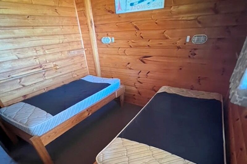 2 x single Beds 2 x single Beds